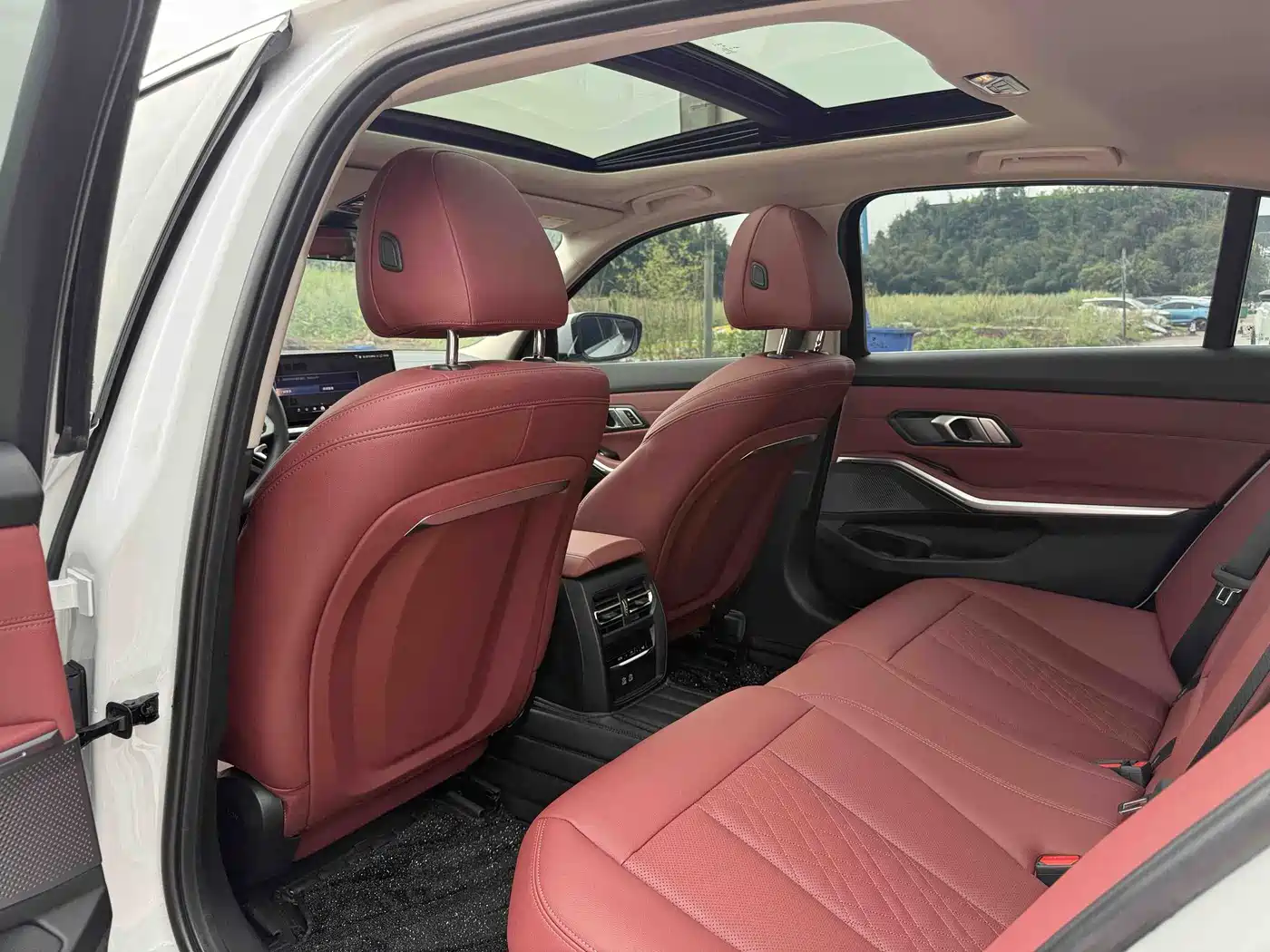 BMW 3 Series 2024 325Li M Sport Package фото 28