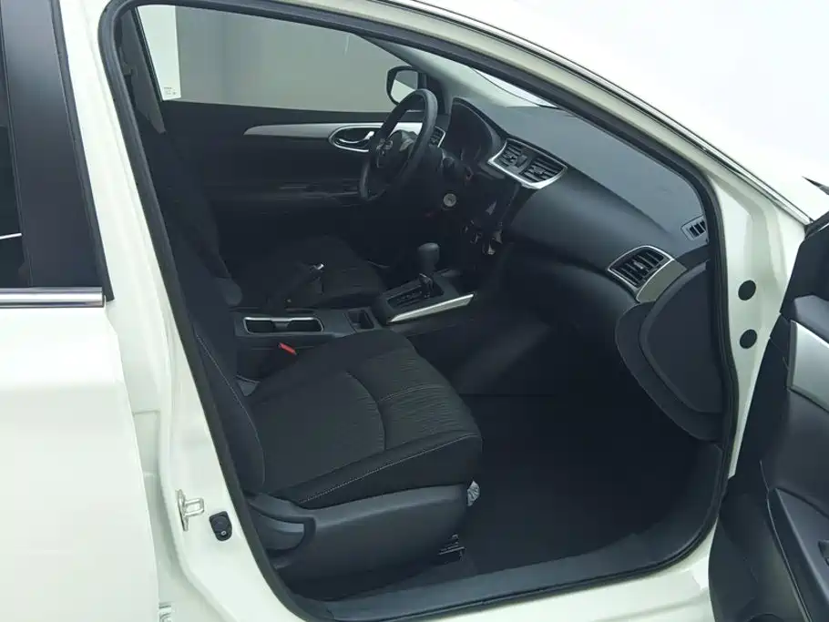Nissan Sylphy 2025 2024 Model Year Facelift Classic 1.6XE CVT Comfort Edition