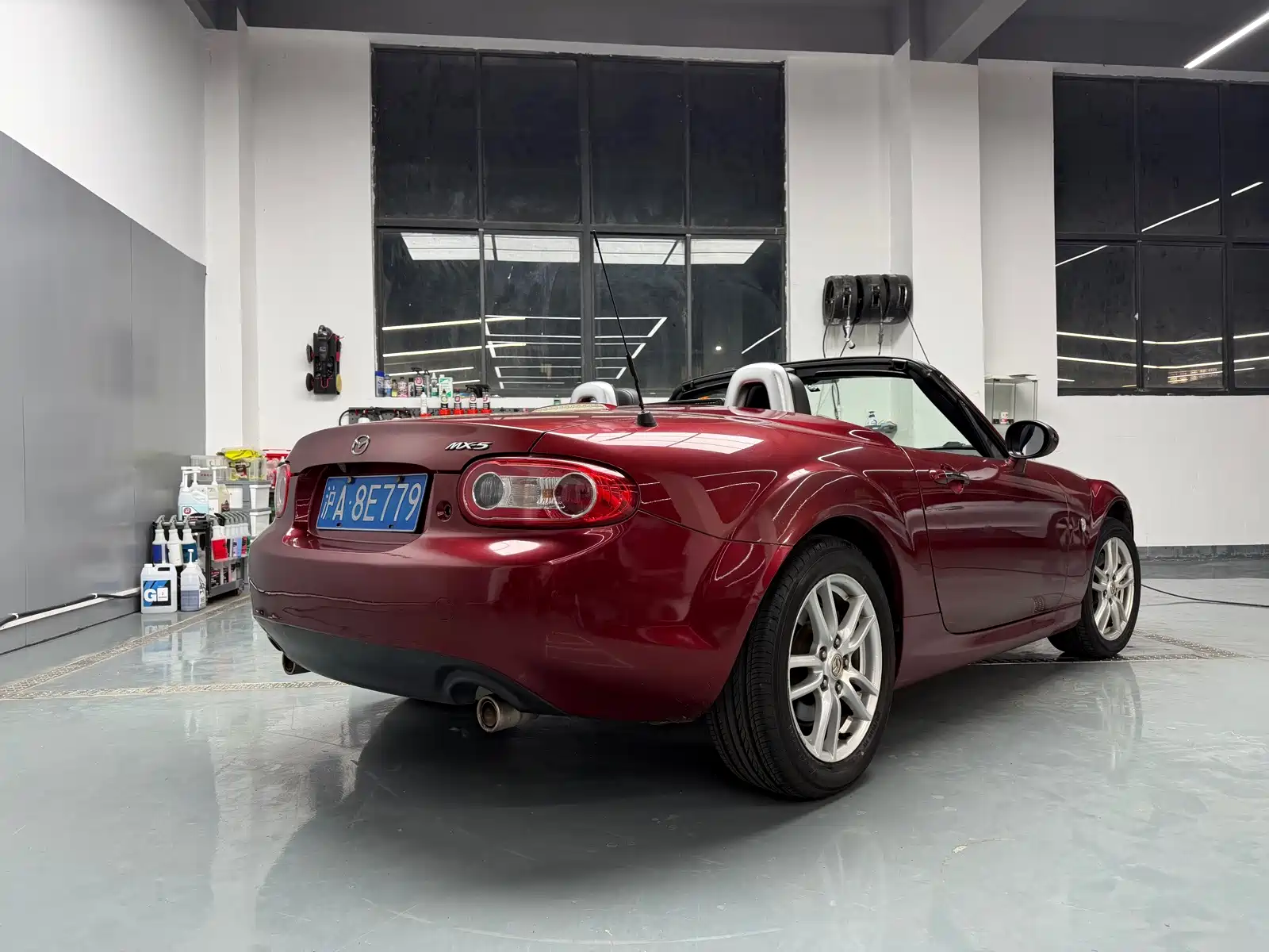 Фото 3 - Mazda MX-5