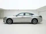 Фото 3 - Lexus ES