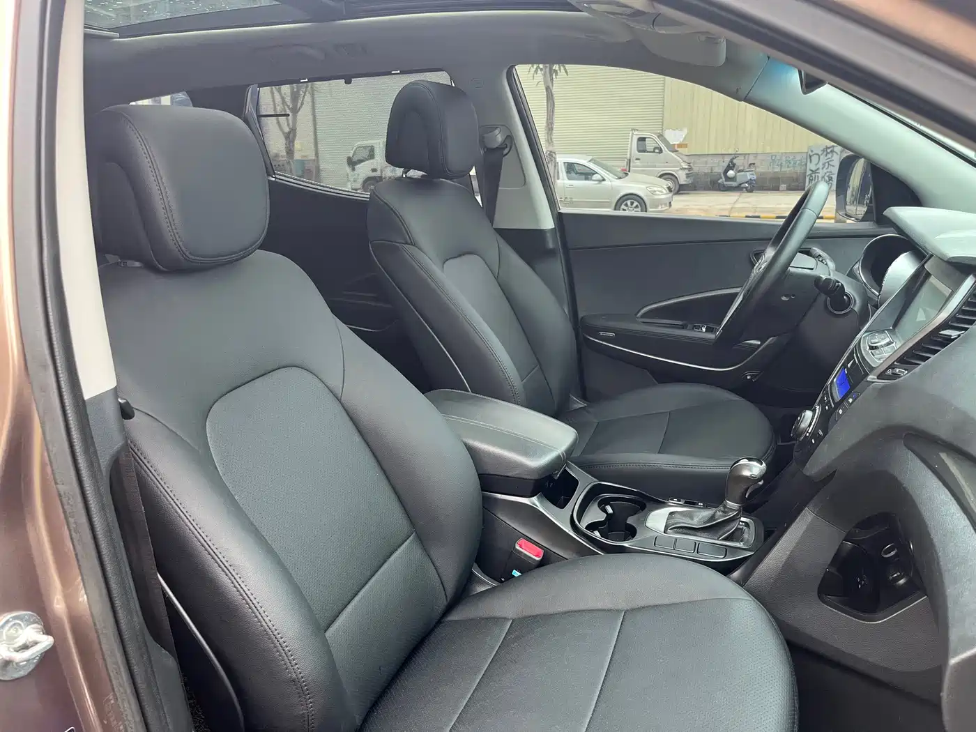 Hyundai Santa Fe 2013 Model 2.4L Automatic 2WD Smart фото 37