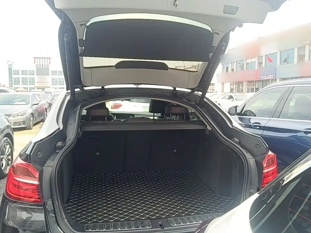 Фото 19 - BMW X4