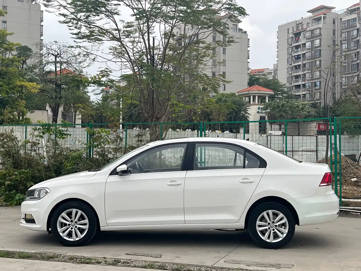 Volkswagen Santana 2016 1.6L Automatic Comfort Edition фото 3