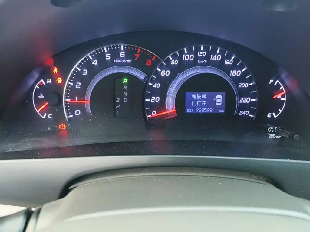 Фото 4 - Toyota Camry