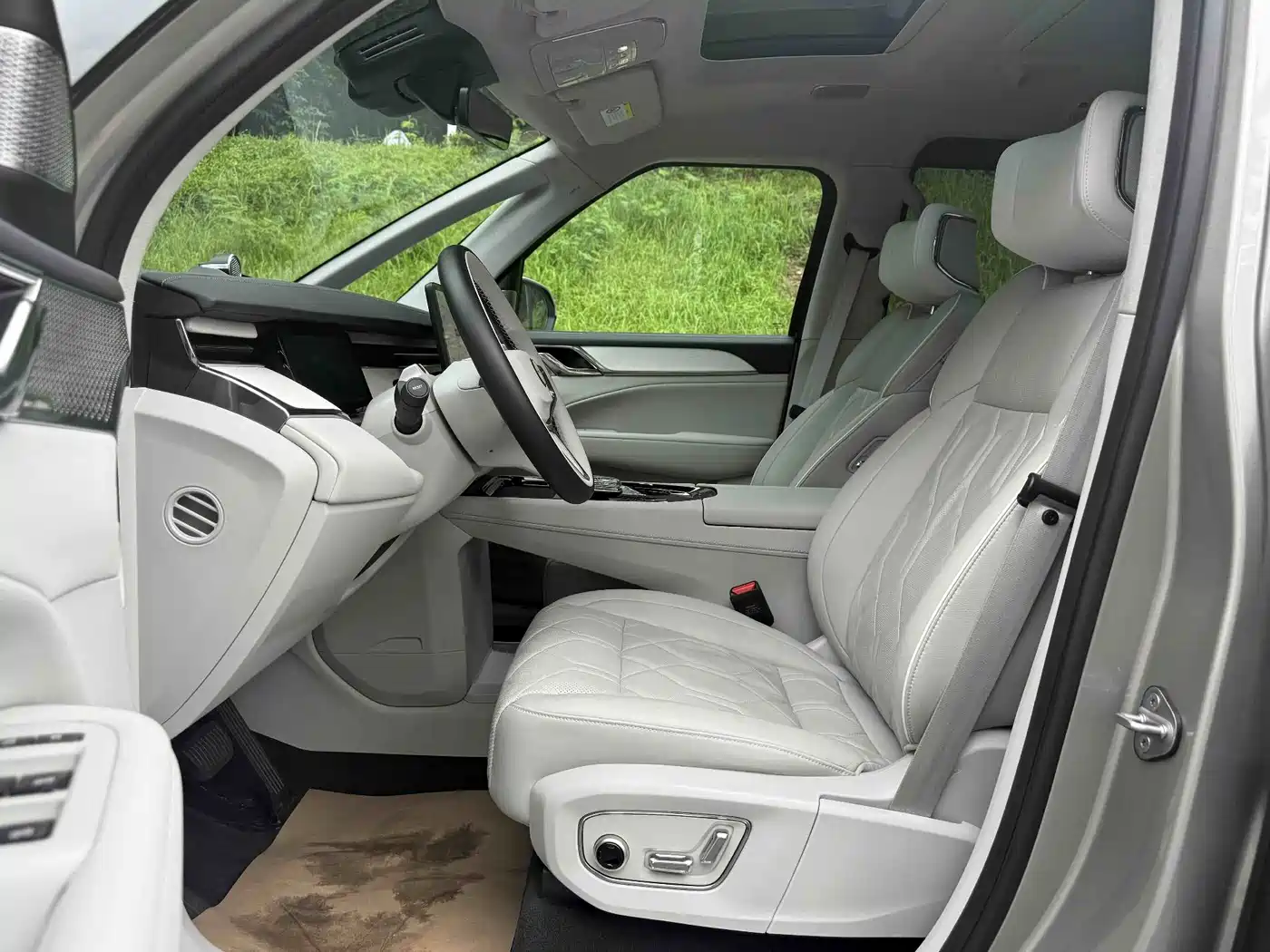 Volvo EM90 2024 2025 Ultra Six-Seater