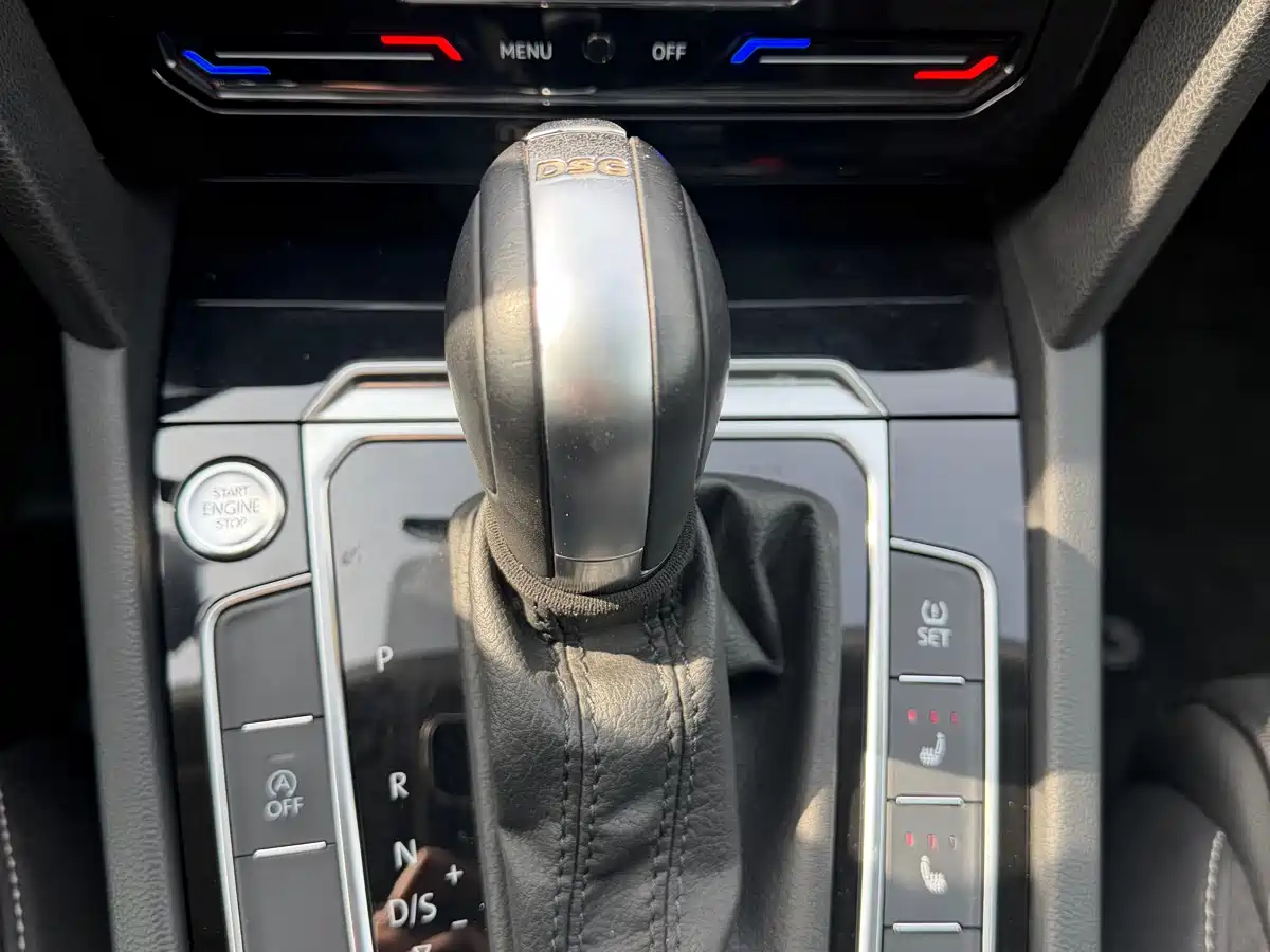 Volkswagen Magotan 2020 280TSI DSG Leading фото 12