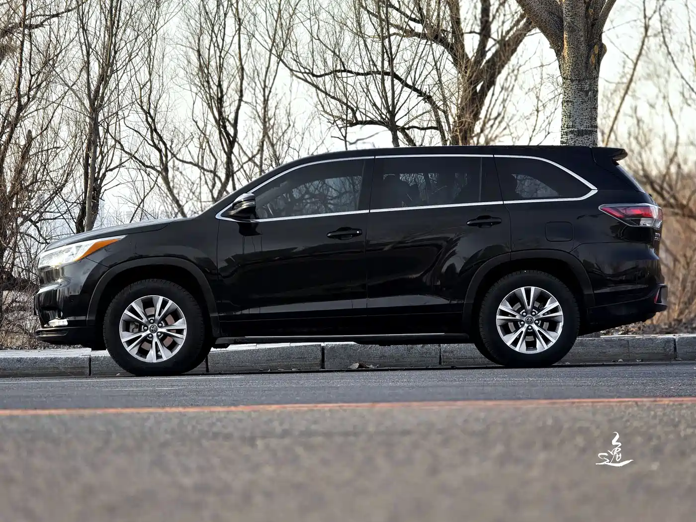 Toyota Highlander 2015 2.0T FWD Elite Edition 7-seater фото 3