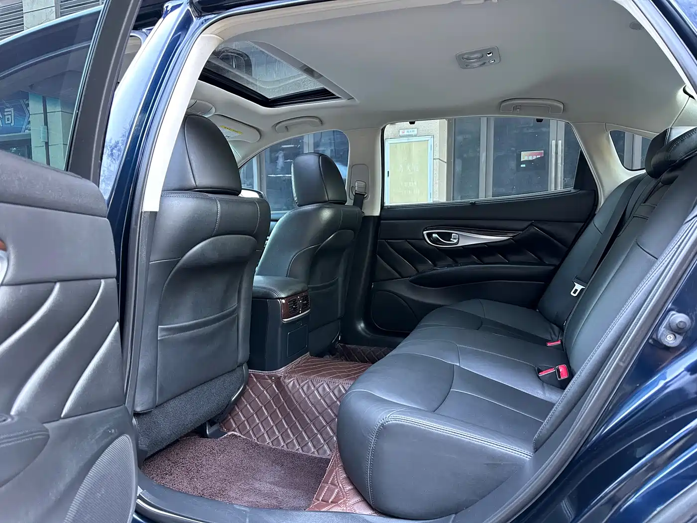 Infiniti Q70 2019 Q70L 2.0T Enjoyment Edition фото 10