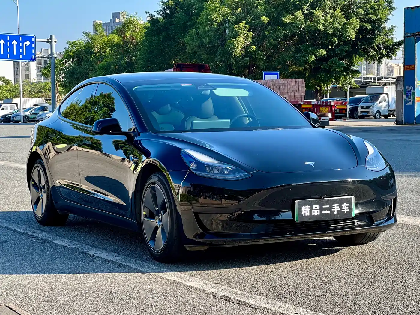 TESLA MODEL 3