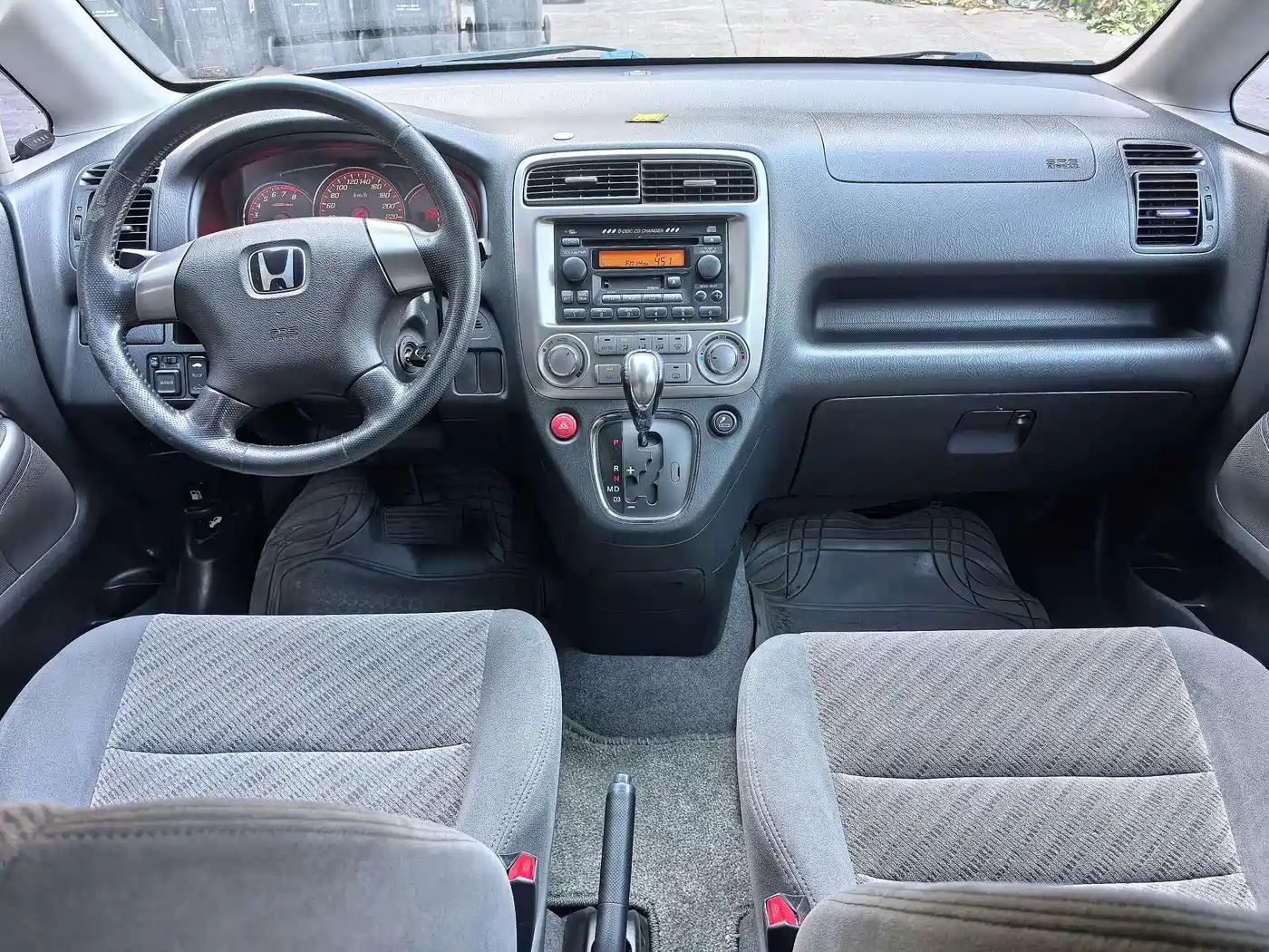 Honda Stream 2004 2.0 AT фото 11