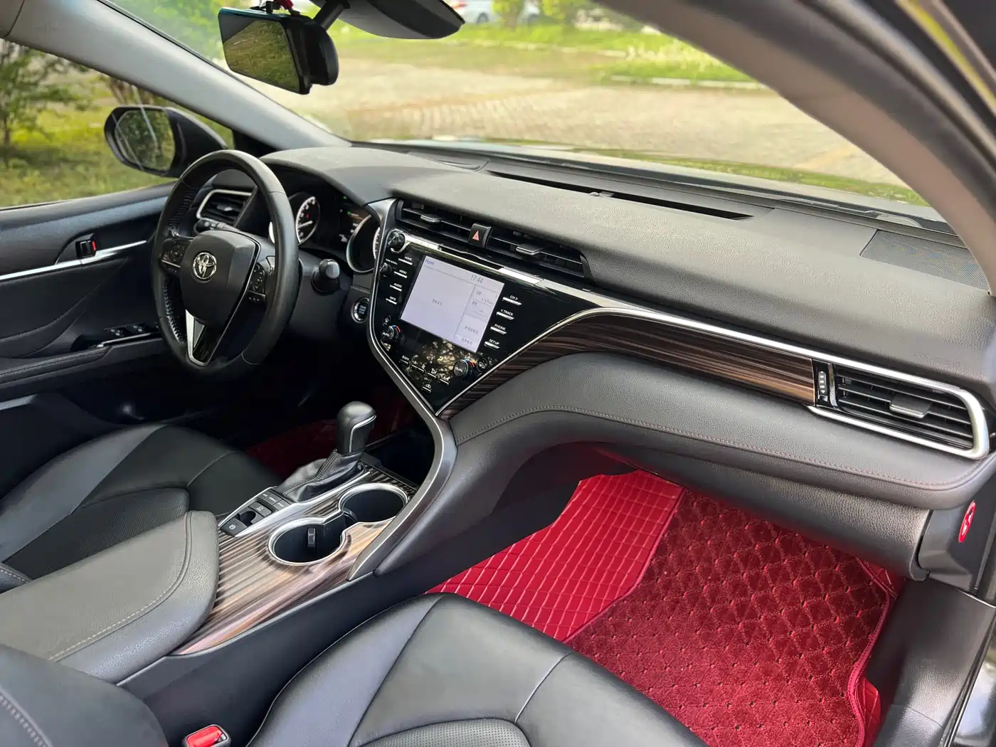Toyota Camry 2018 2.5G Luxury Edition фото 12