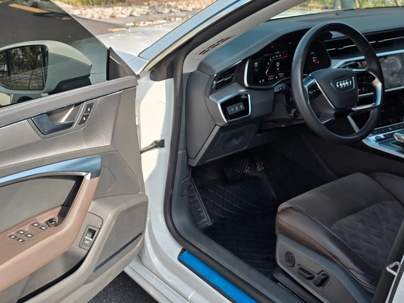 Audi A7L 2024 45TFSI quattro S-line Vision Edition Crystal Package фото 4