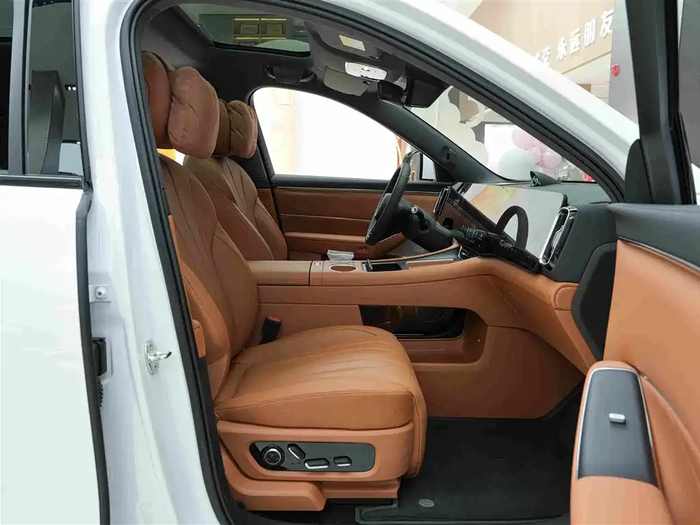 Aito AITO M8 2025 2025 Range Extender Max+ Edition 53.4kWh 5-seater