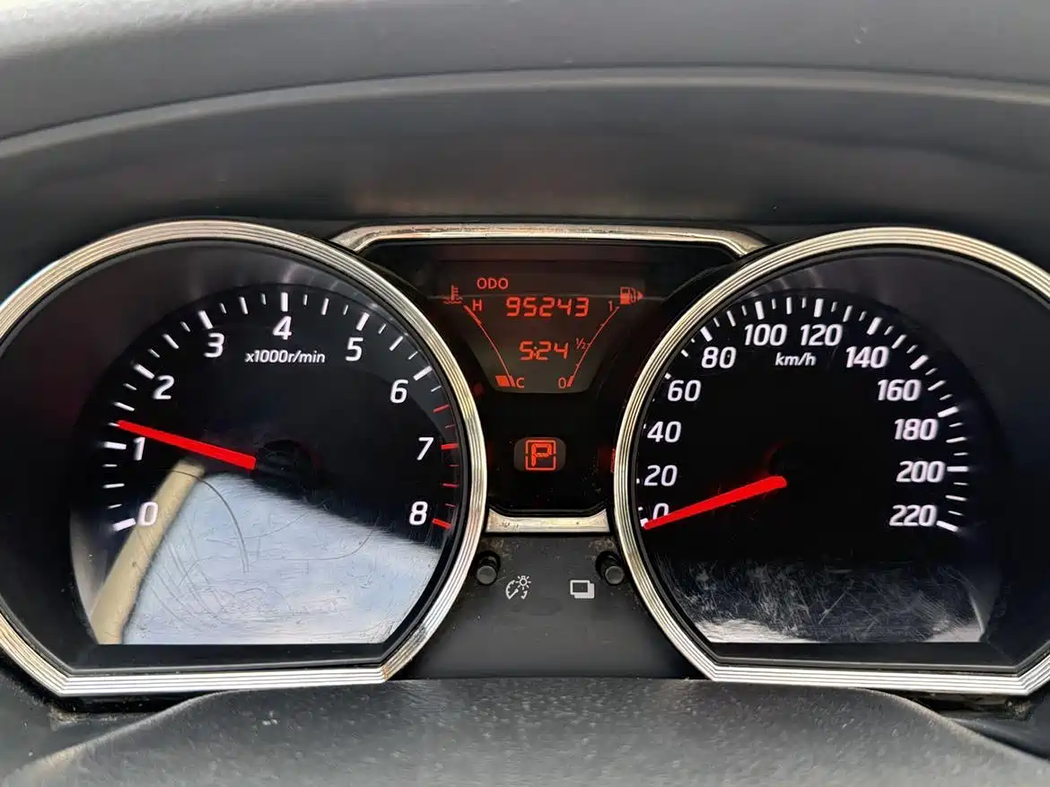 Nissan Livina 2014 2013 1.6XE CVT Comfort