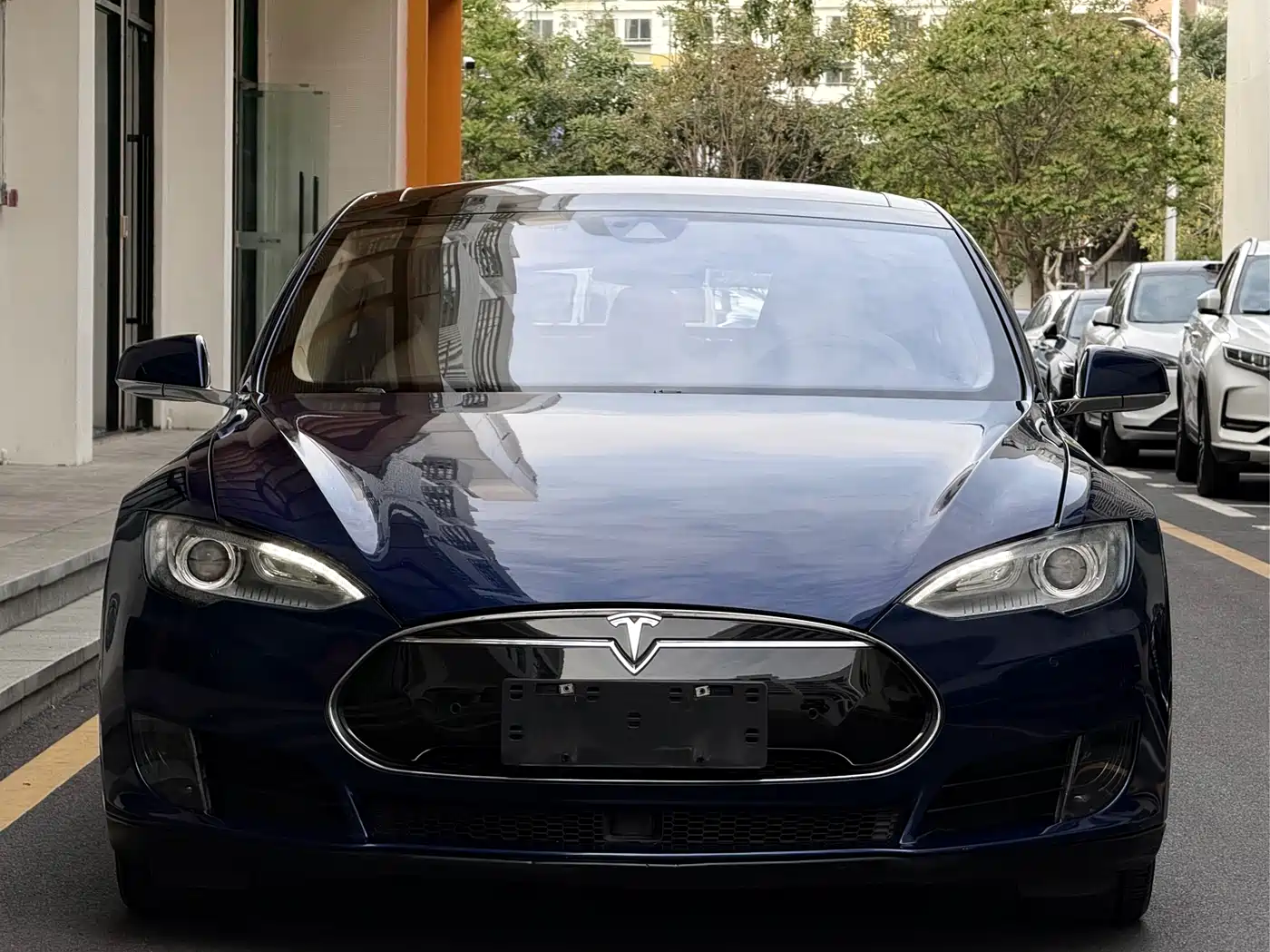 TESLA MODEL S