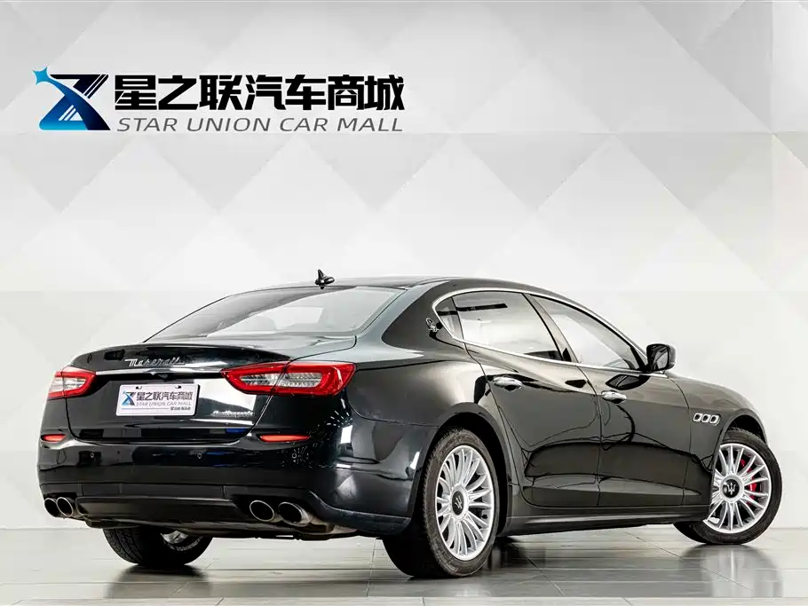 Photo 6 - Maserati Quattroporte