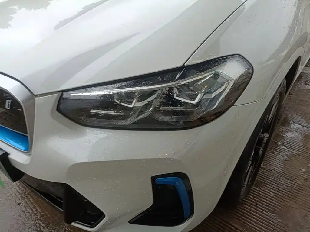 Фото 24 - BMW iX3