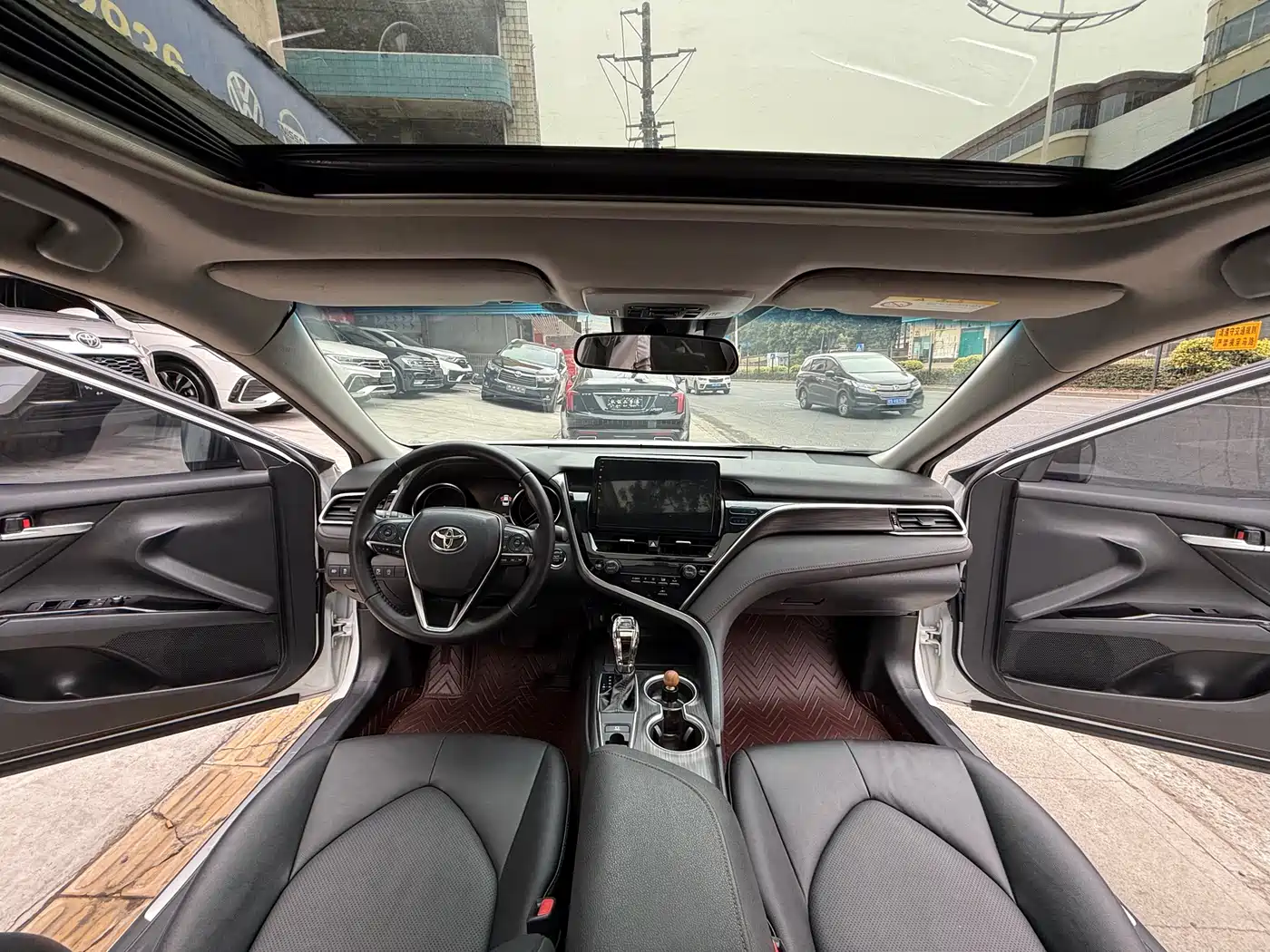 Toyota Camry 2021 2.0G Luxury Edition фото 9