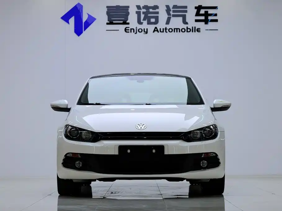 Photo 2 - Volkswagen Scirocco
