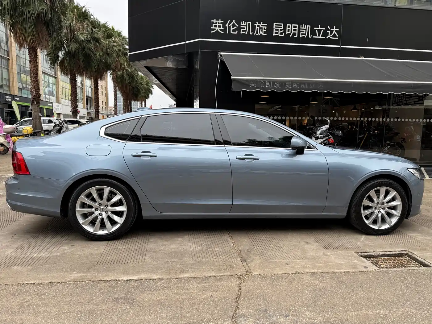 Фото 6 - Volvo S90