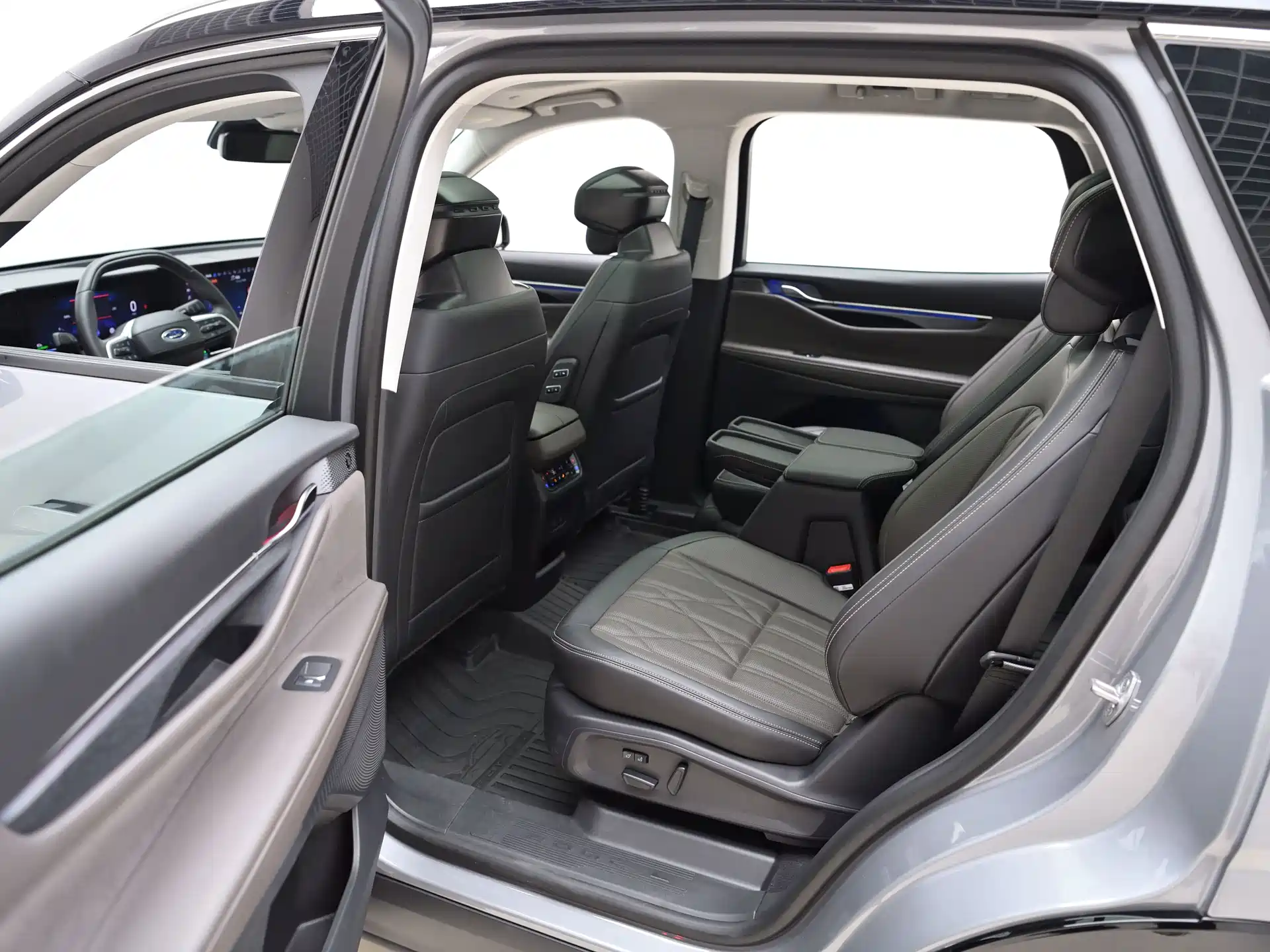 Фото 12 - Ford Edge