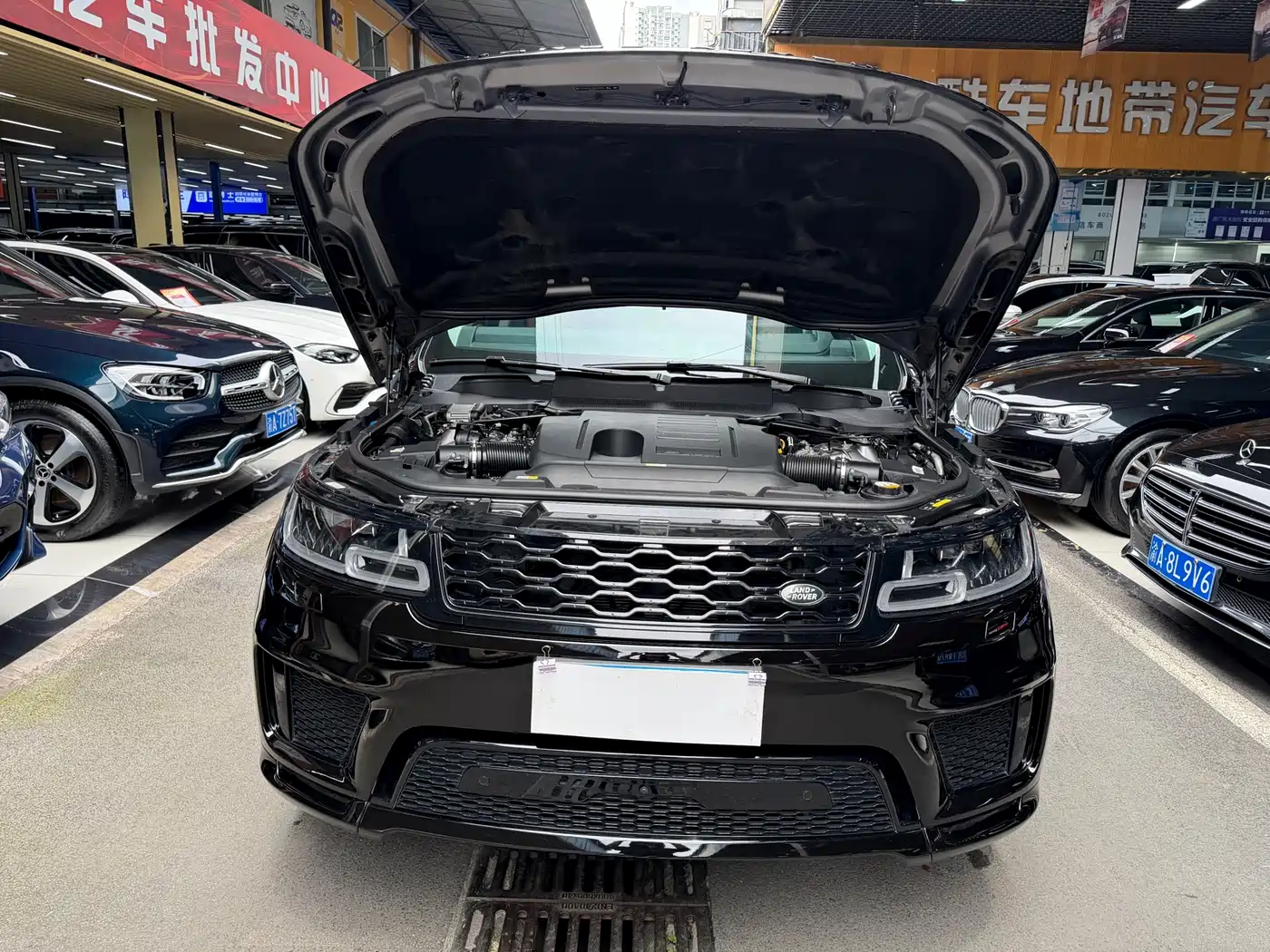 Land Rover Range Rover Sport 2021 3.0 L6 Gloss Black Edition фото 33