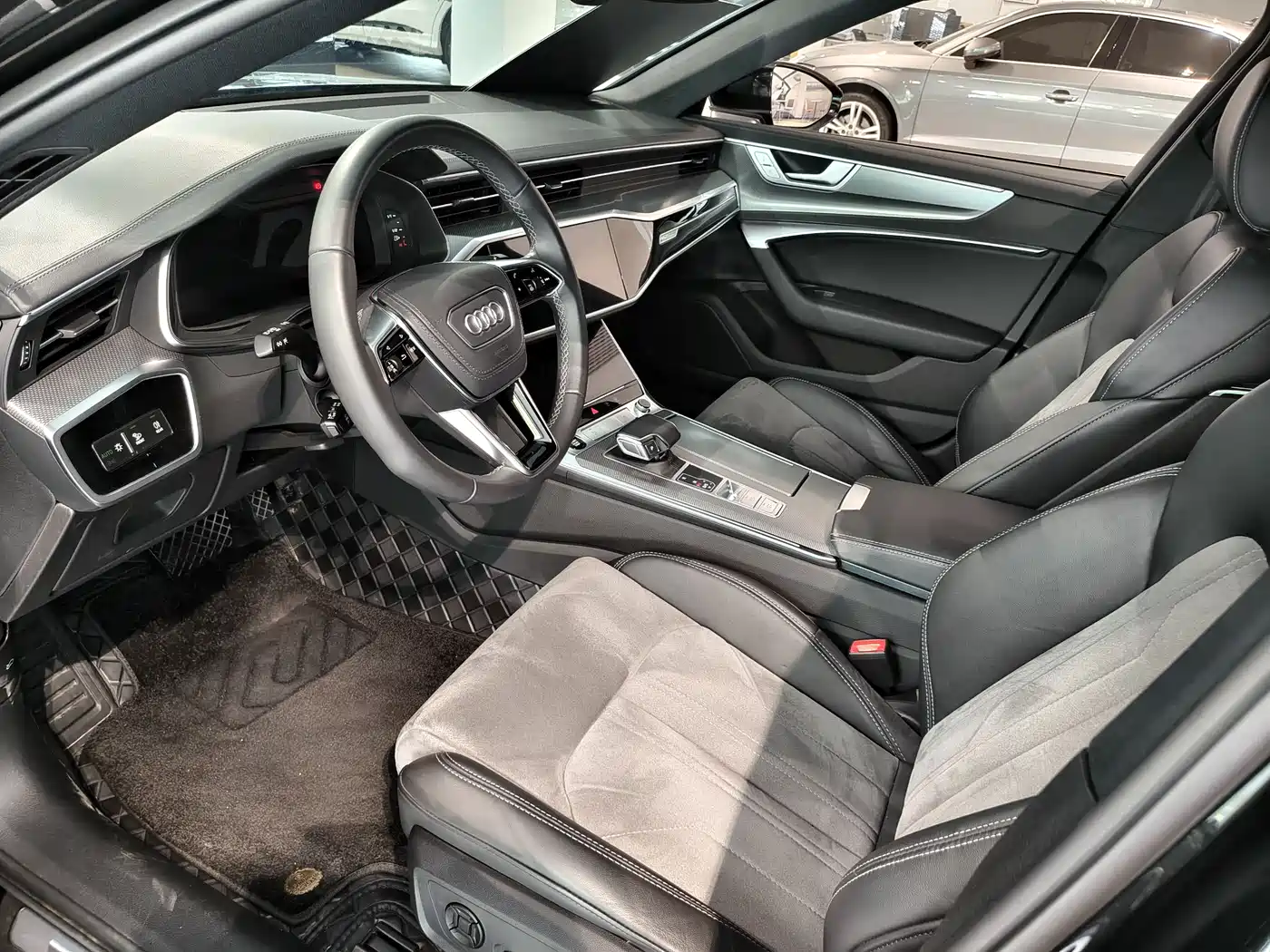 Audi A6L 2023 45 TFSI Premium Selection Dynamic фото 5