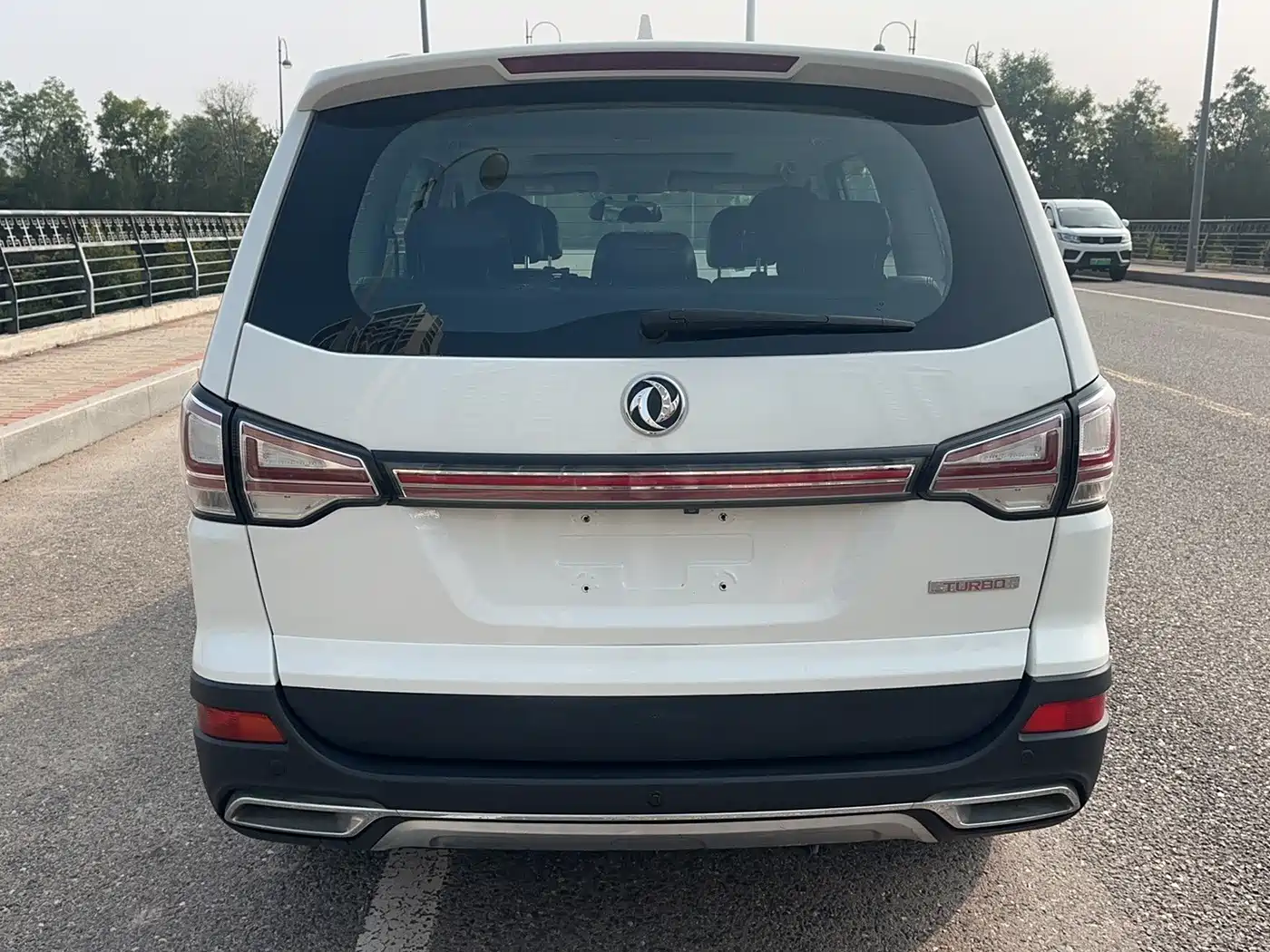 Dongfeng Fengxing Jingyi X6 2018 2017 Joy Series 1.5T Manual Luxury
