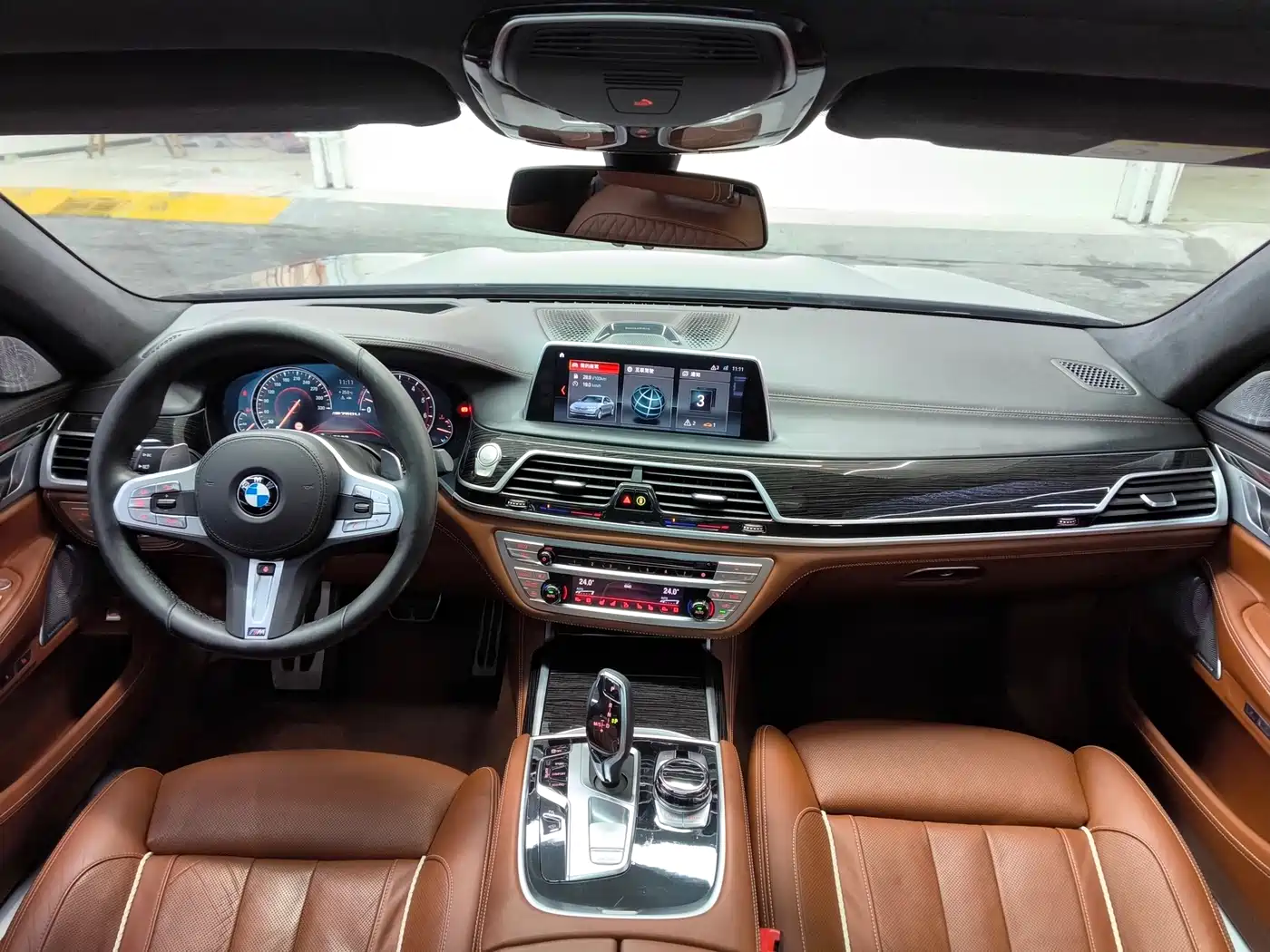 BMW 7 Series 2018 M760Li xDrive фото 20
