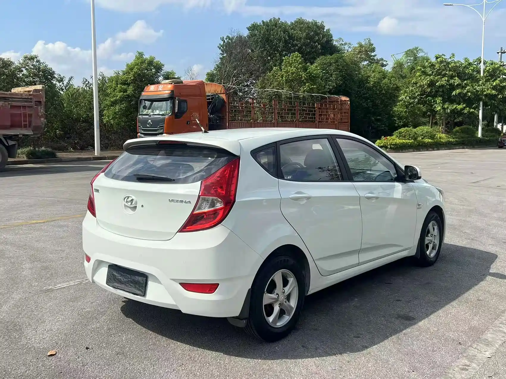 صورة 7 - Hyundai Reina