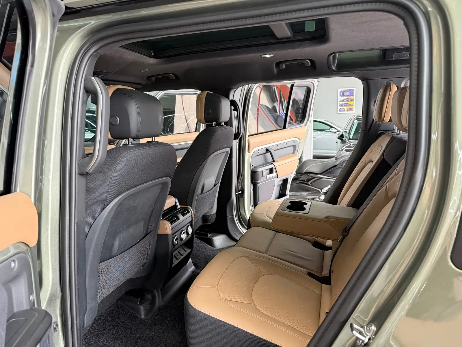 Фото 14 - Land Rover Defender