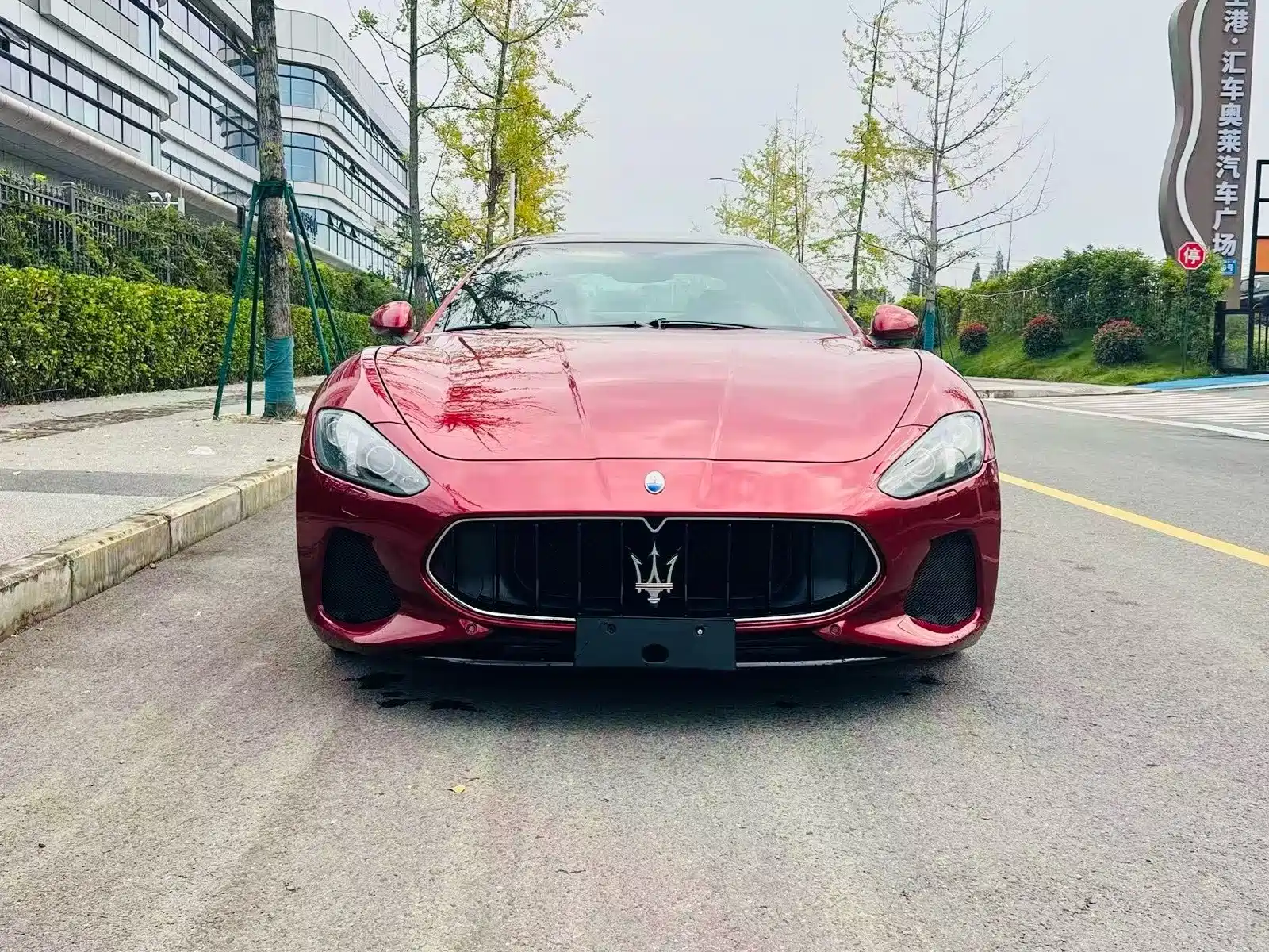 Photo 2 - Maserati GranTurismo