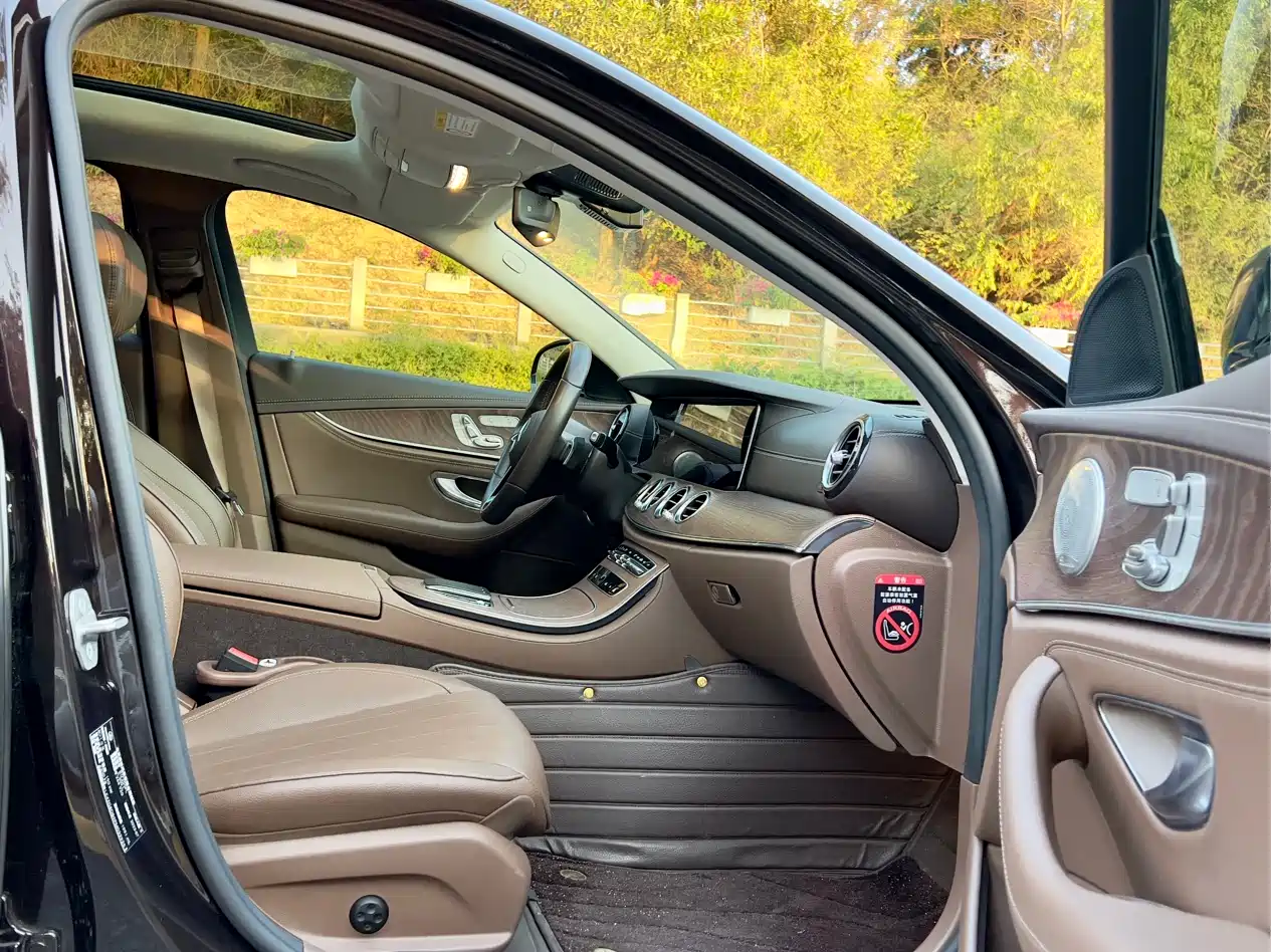 MERCEDES-BENZ E CLASS