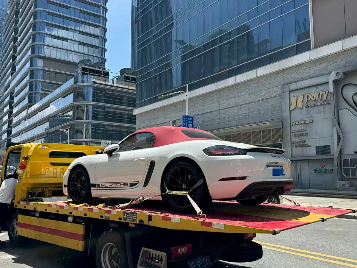 Photo 9 - Porsche 718