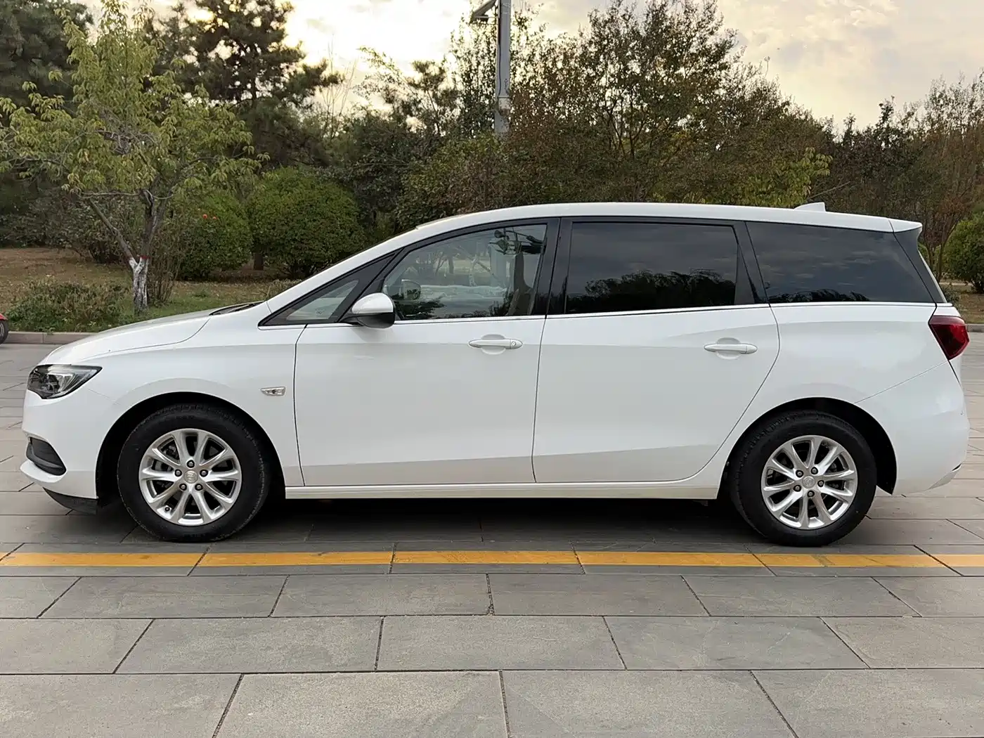 Buick GL6 2018 2018 18T 6-Seater Luxury