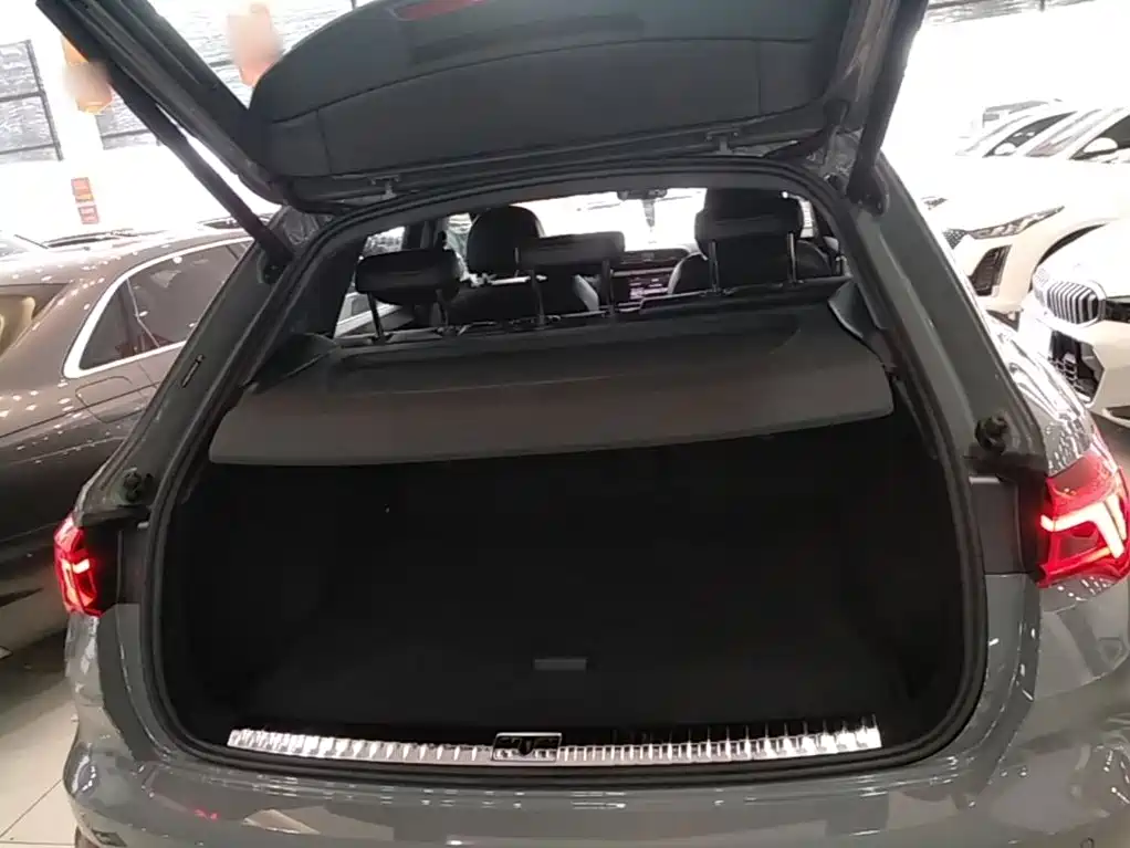 Photo 19 - Audi Q3