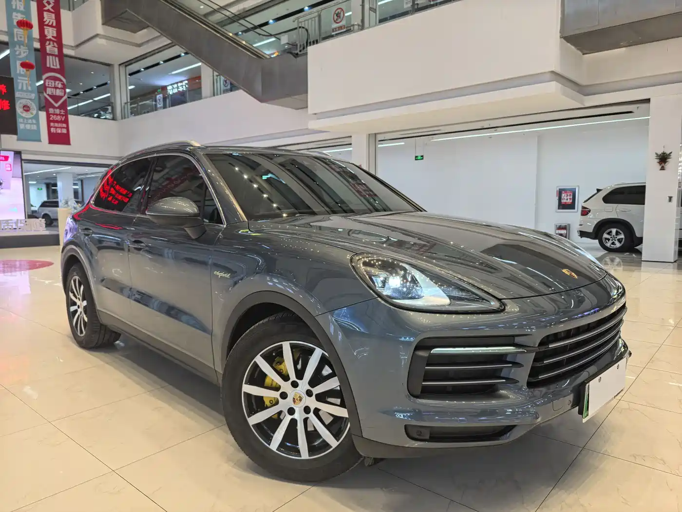 Porsche Cayenne New Energy 2019 Cayenne E-Hybrid 2.0T фото 3
