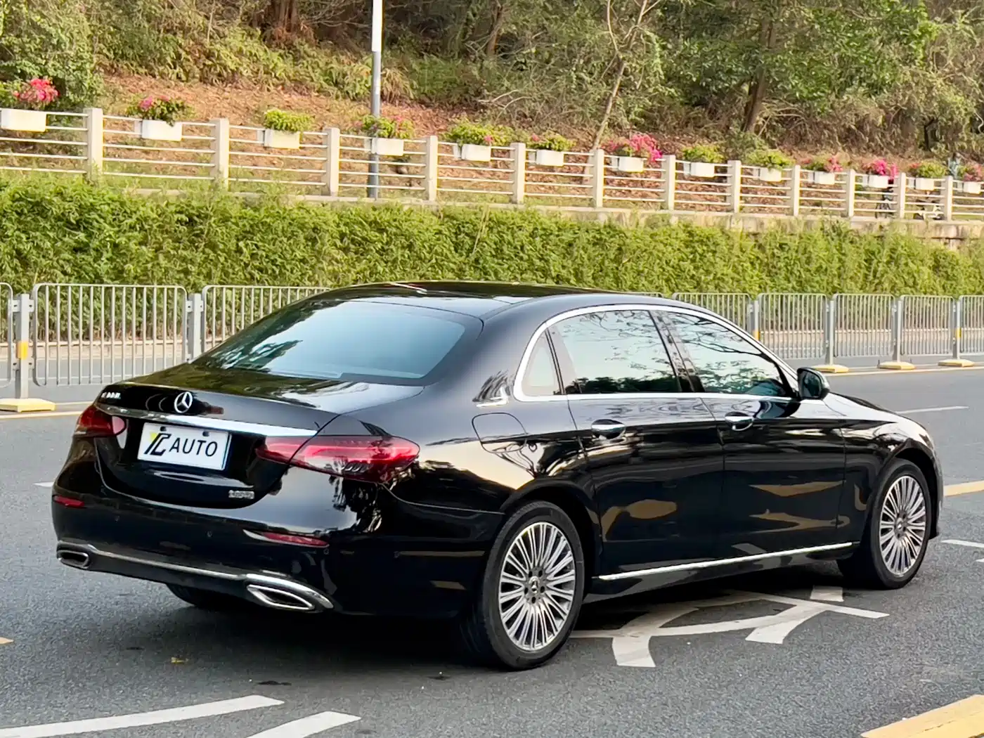 Mercedes-Benz E-Class 2021 E 300 L Luxury фото 5