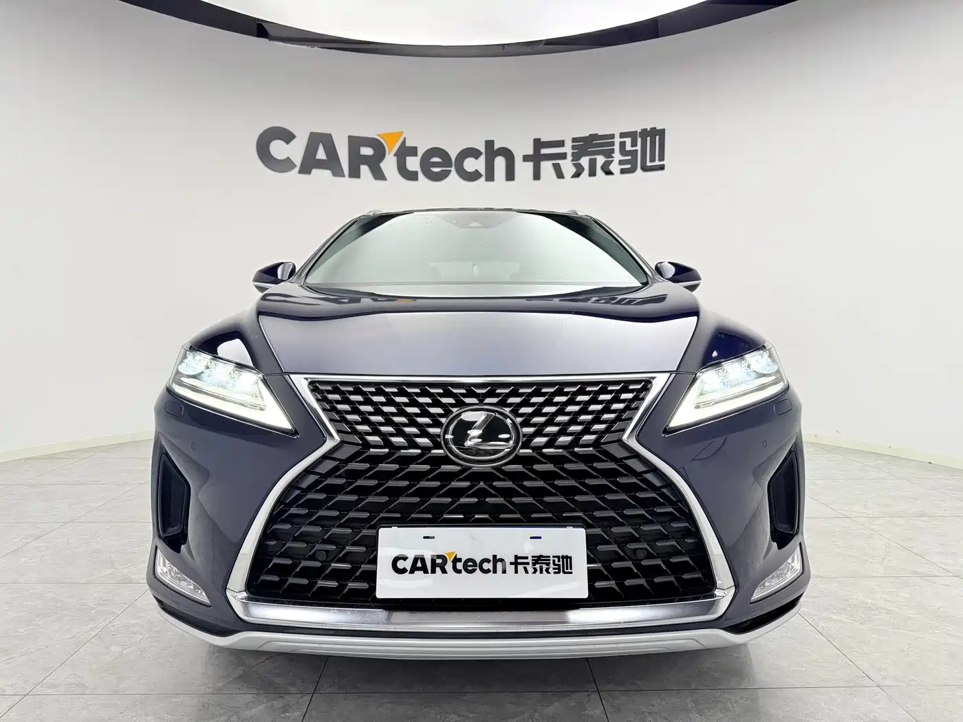 Фото 2 - Lexus RX