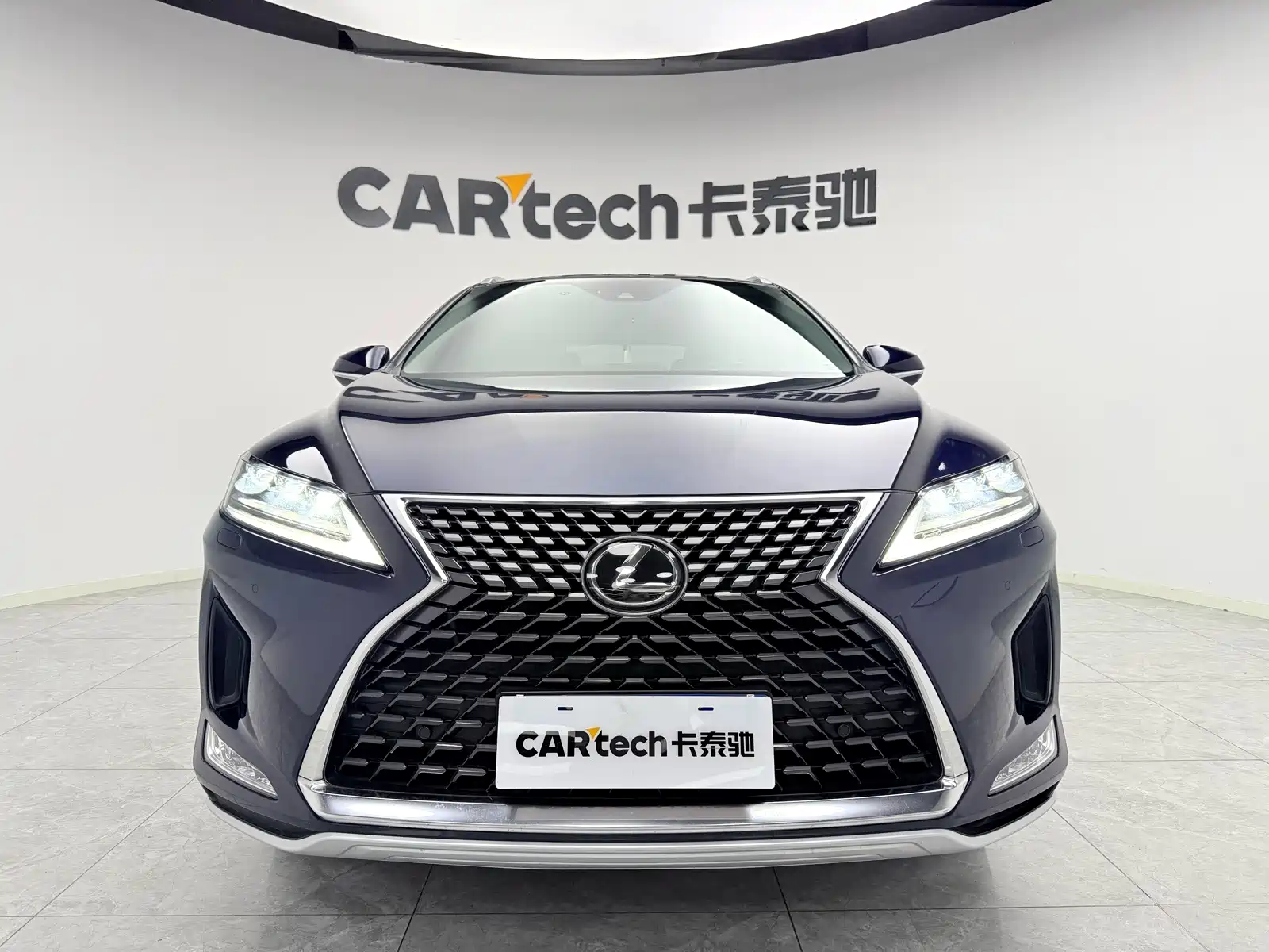 Фото 1 - Lexus RX