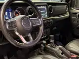 Фото 14 - Jeep Gladiator