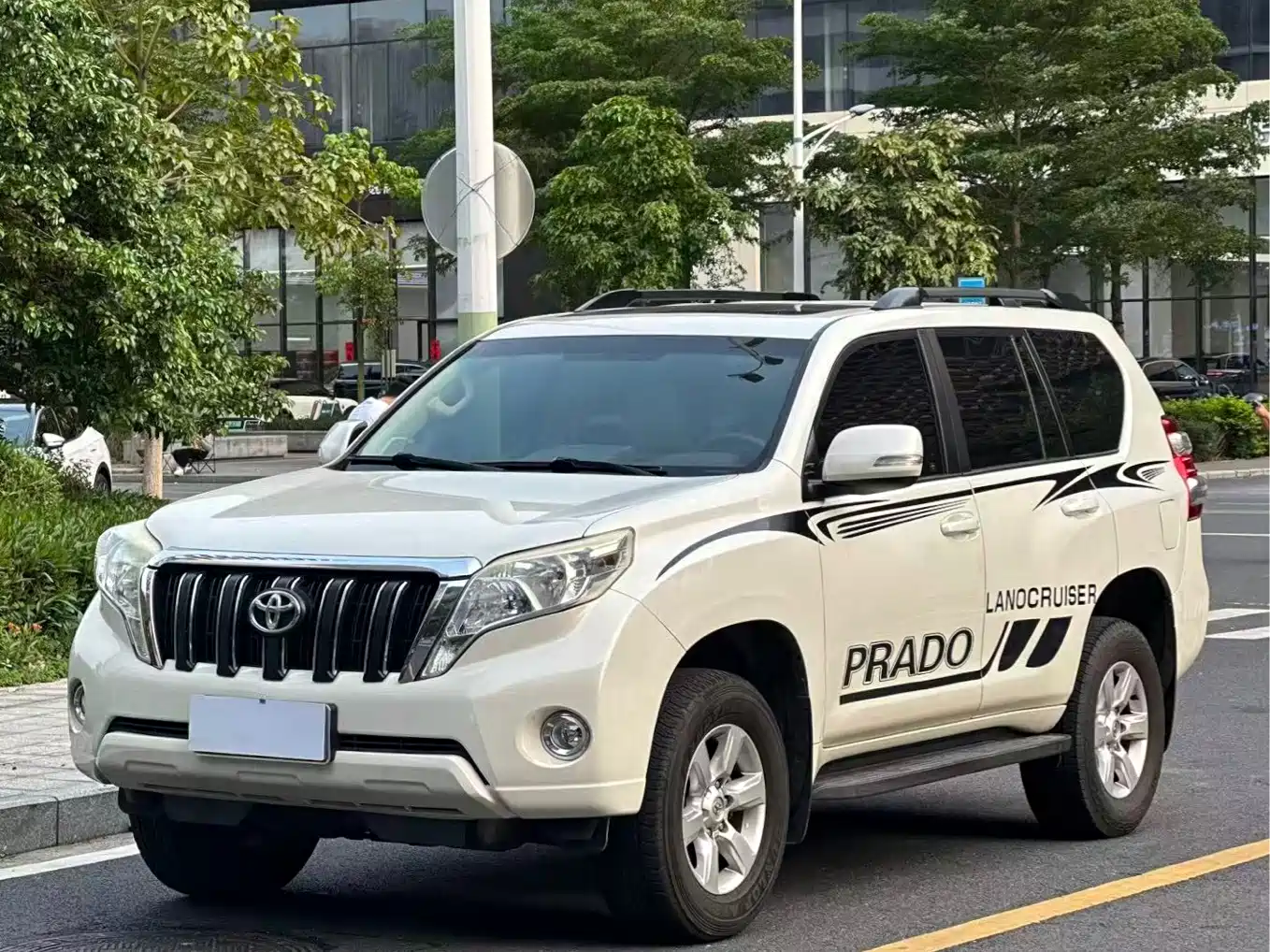 TOYOTA PRADO