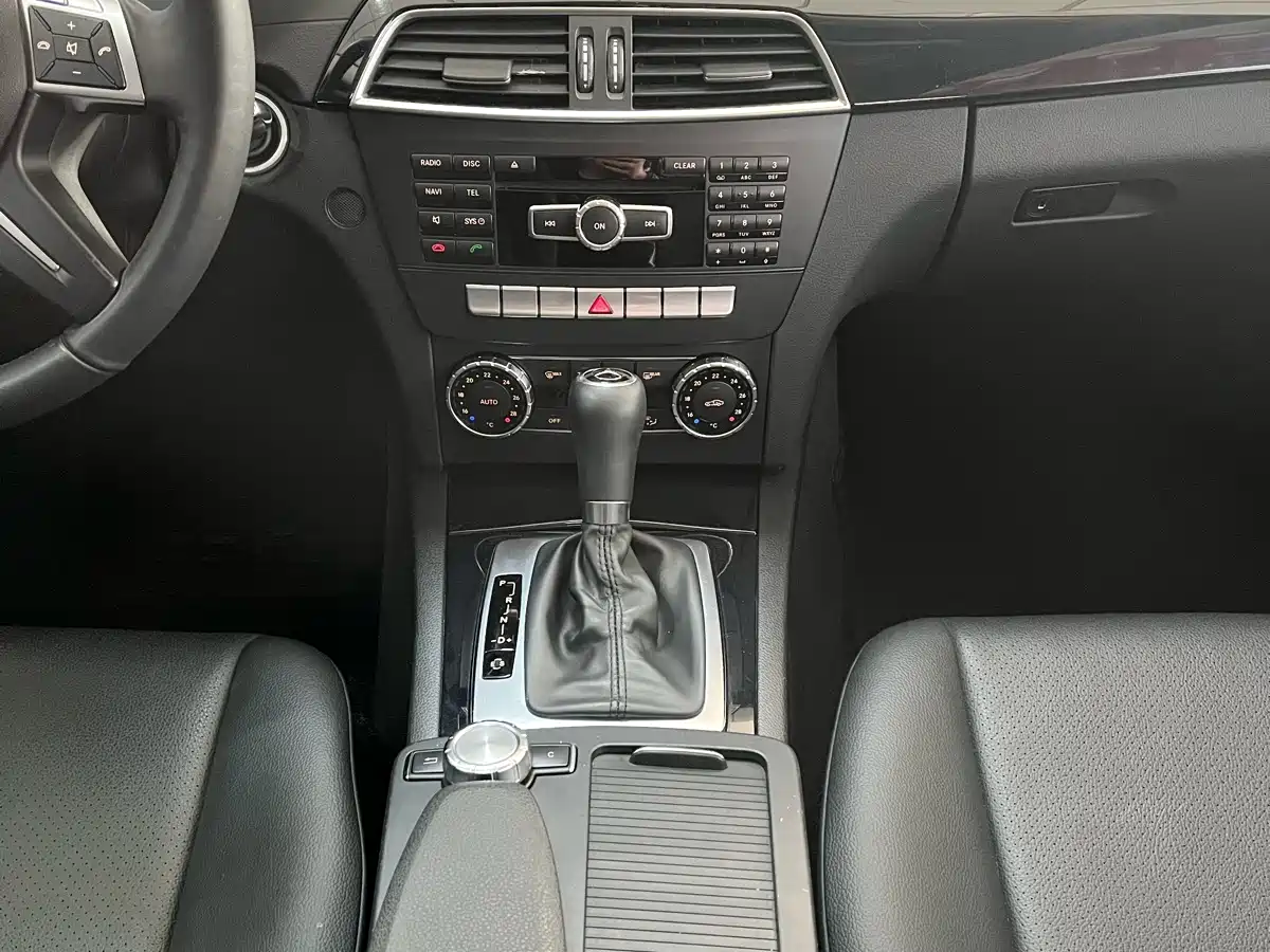 Mercedes-Benz C-Class 2014 2013 C 180 Classic Grand Edition