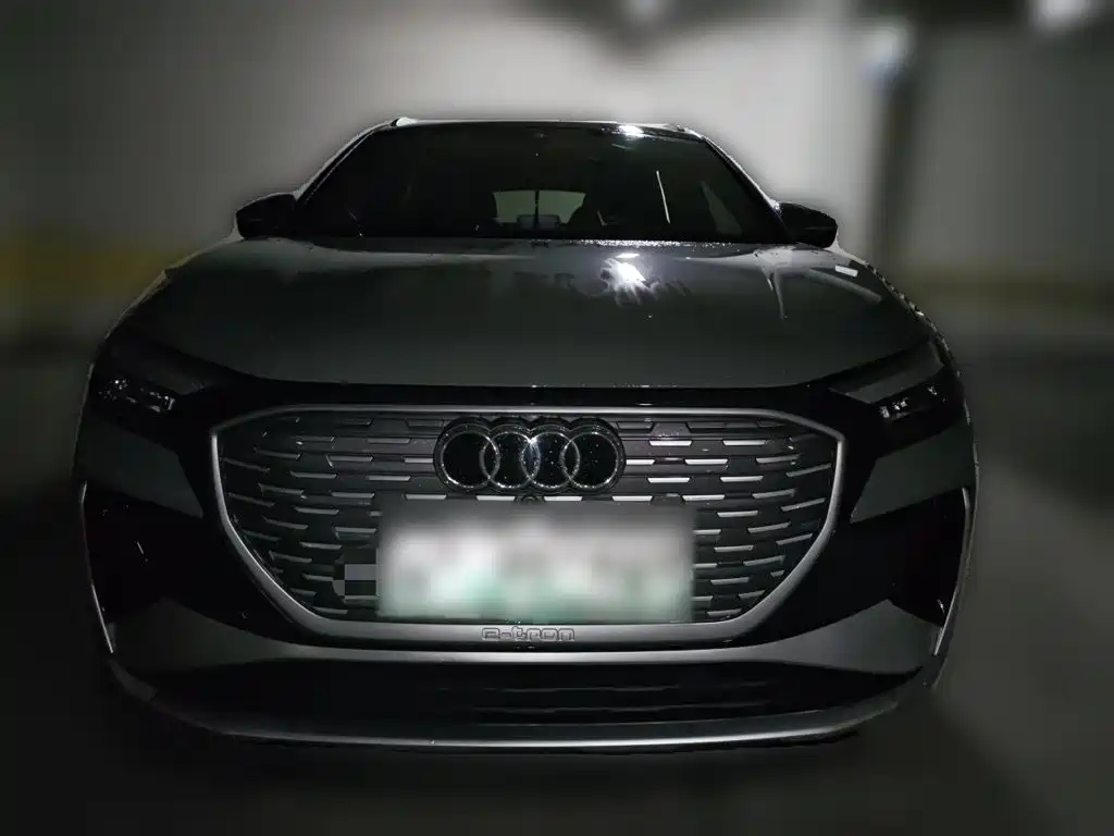 Фото 2 - Audi Q4 e-tron