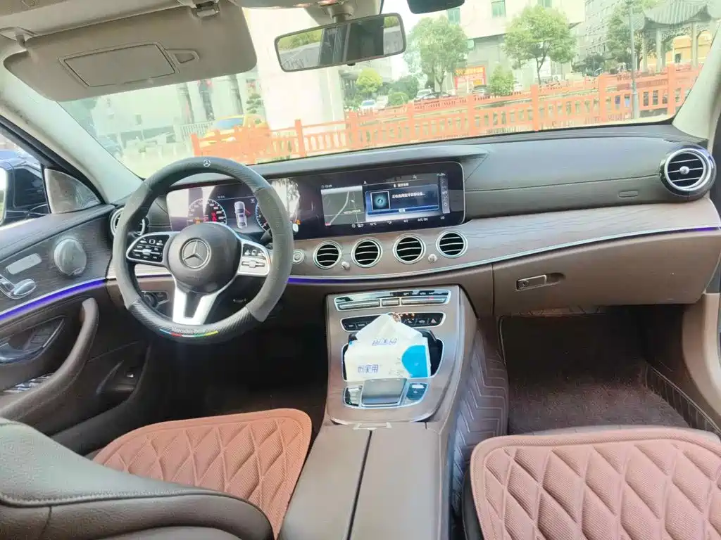 Mercedes-Benz E-Class, миниатюра 12