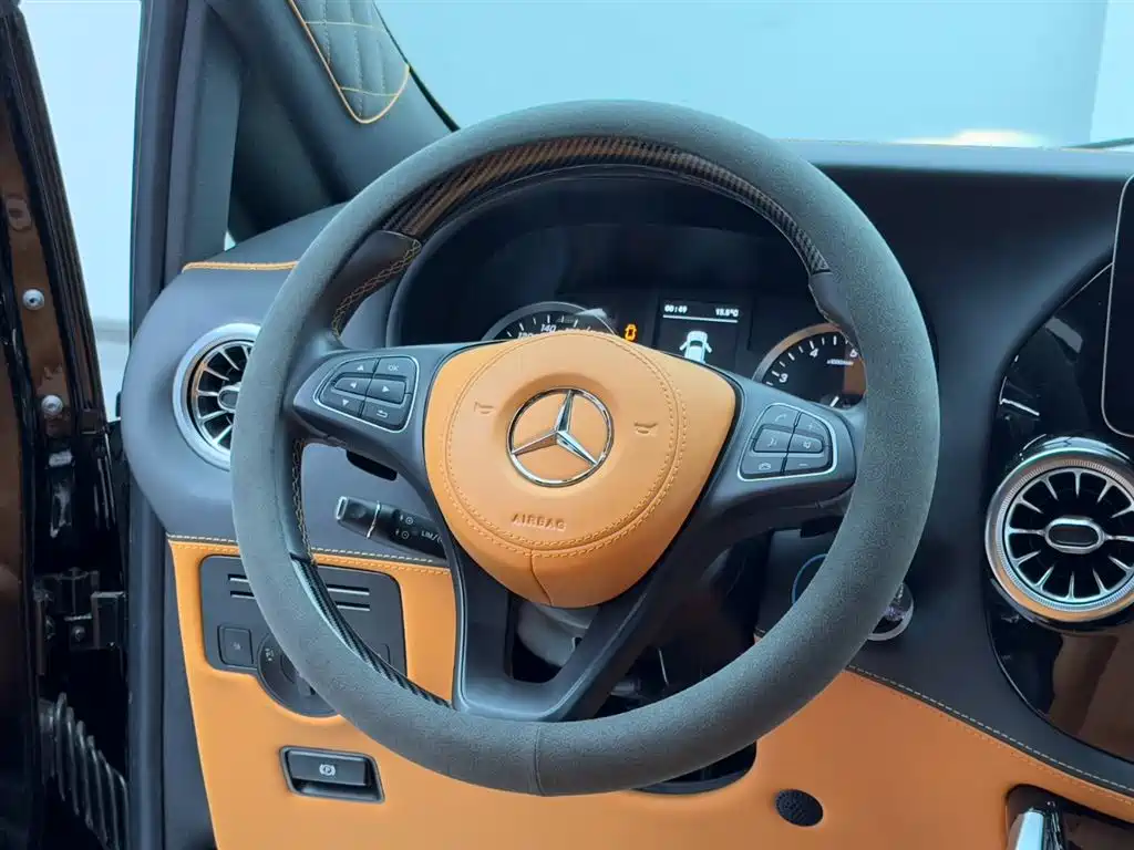 Mercedes-Benz Vito 2024 2.0T Elite Edition 7-Seater фото 13