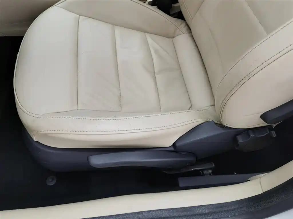 Volkswagen Lavida 2013 Facelift 1.4TSI Manual Comfort фото 20