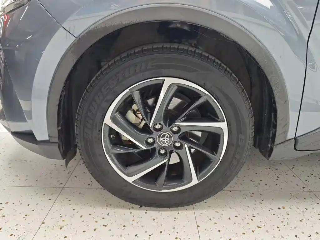 Toyota C-HR 2022 2021 Dual Engine 2.0L E-CVT Luxury Edition