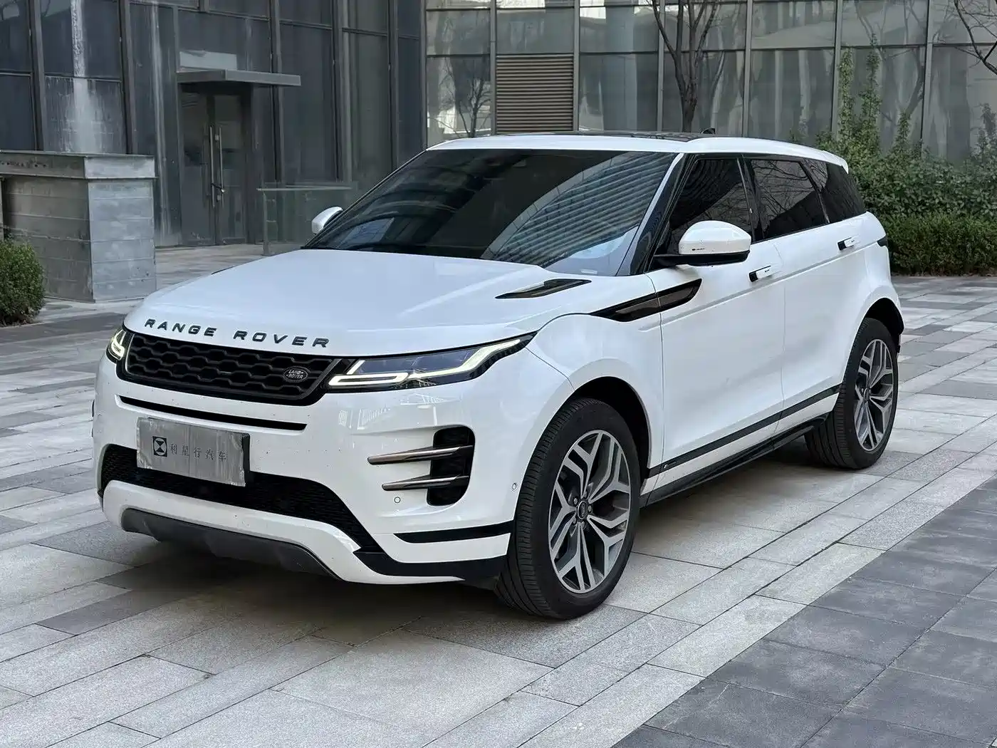 Land Rover Range Rover Evoque 2020 249PS R-DYNAMIC S Sport Edition фото 2