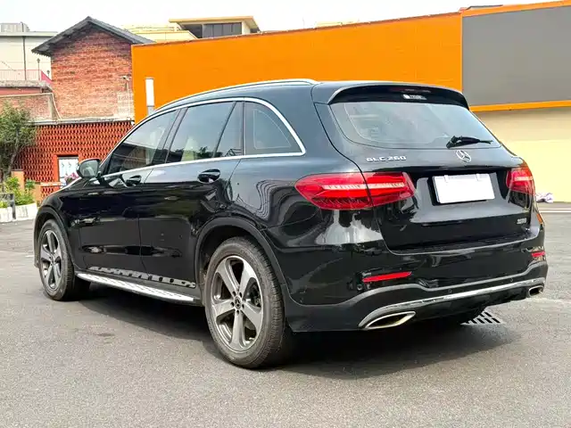 Mercedes-Benz GLC 2018 GLC 260 4MATIC Luxury — фото 5